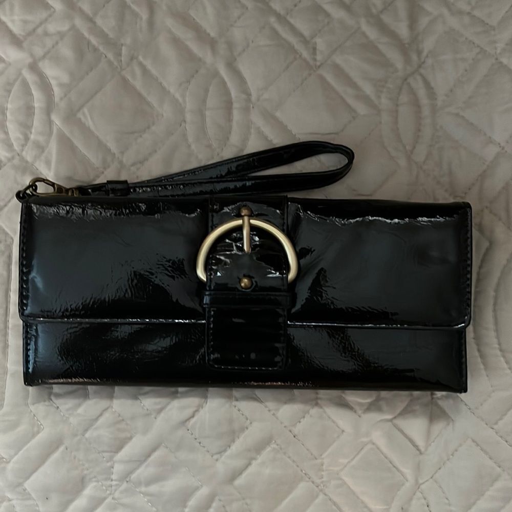 NWT Mundi Black Patent Leather Wristlet Clutch